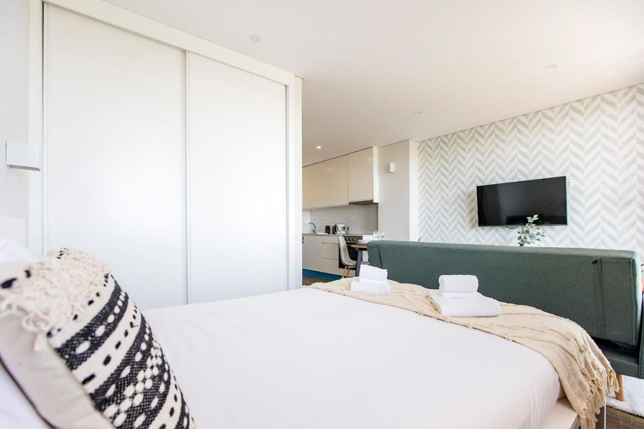 Elegant Studio W/ Ac & Balcony By Lovelystay Porto Exterior foto