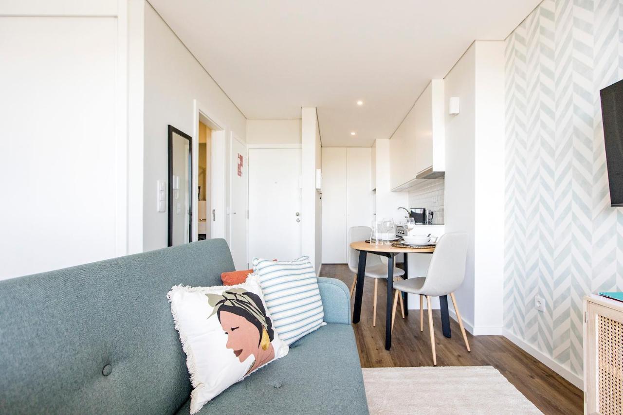 Elegant Studio W/ Ac & Balcony By Lovelystay Porto Exterior foto